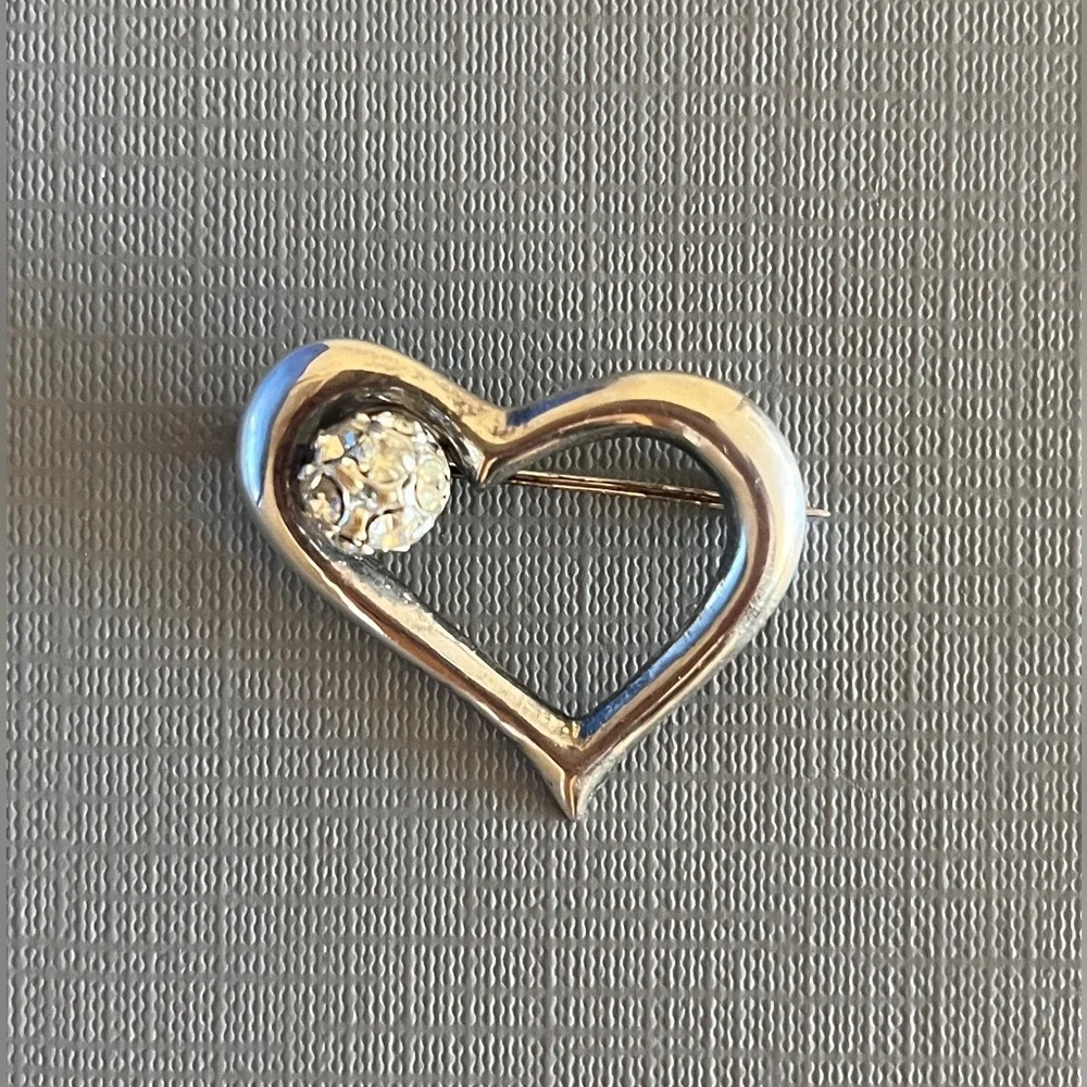 Vintage Mid-century Sterling Silver 925 Cubic Zirconia Open Heart brooch .